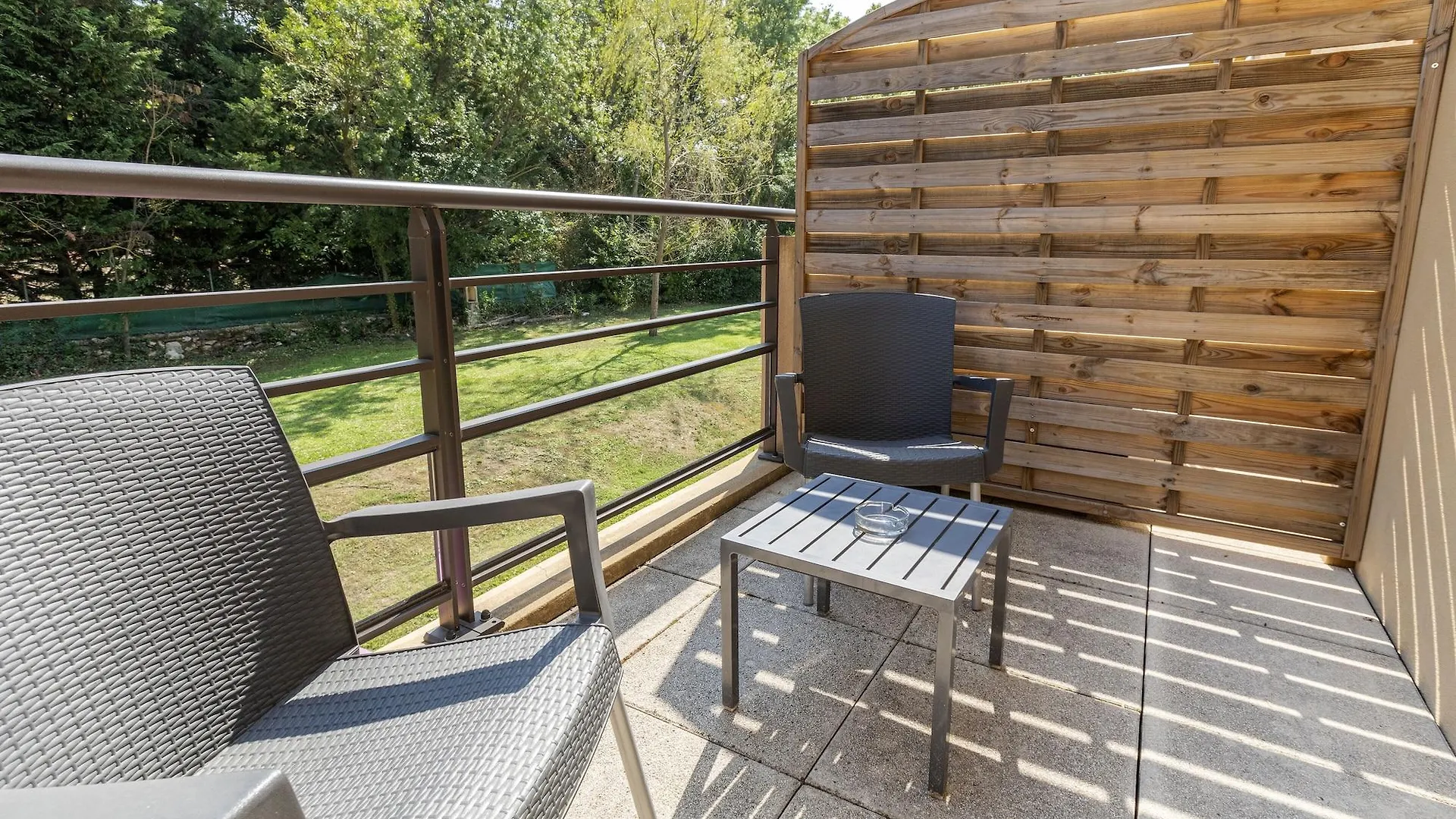 Suite Home Aix En Provence Sud Tgv Bouc-Bel-Air 4*,