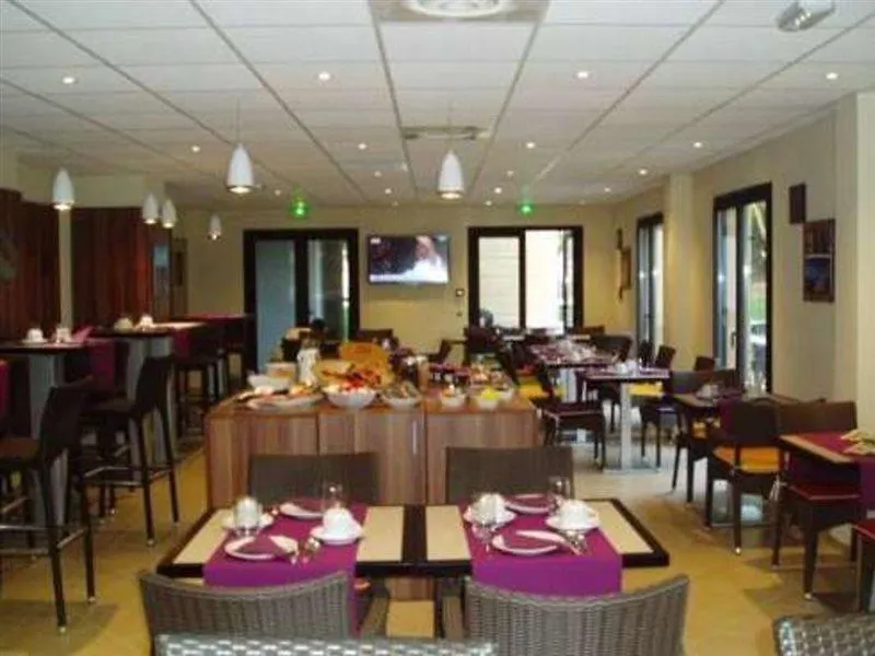 Suite Home Aix En Provence Sud Tgv Bouc-Bel-Air 4*,