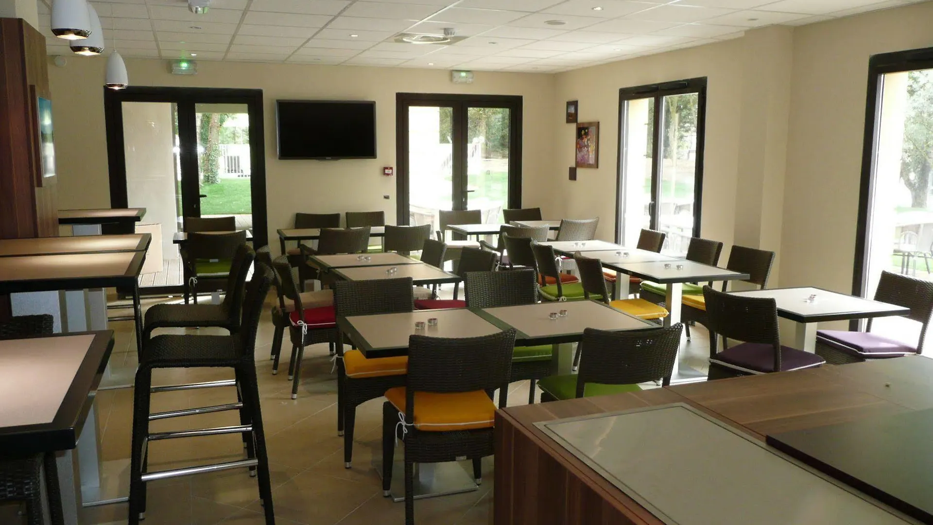 Suite Home Aix En Provence Sud Tgv Bouc-Bel-Air 4*,  France