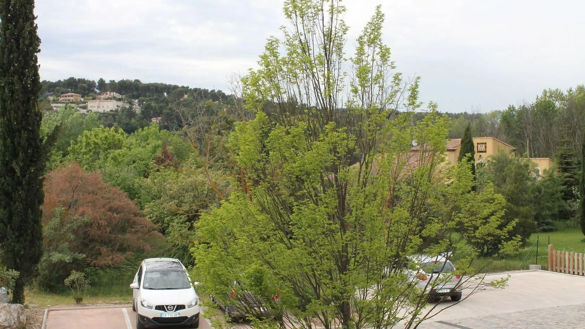 Suite Home Aix En Provence Sud Tgv Bouc-Bel-Air 4*,